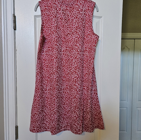 Red and white print dress Size M NWT - Picture 3 of 3